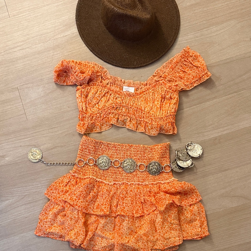 Sky to Moon NWOT Orange 🍊 2 piece set Junior L/Women S-M